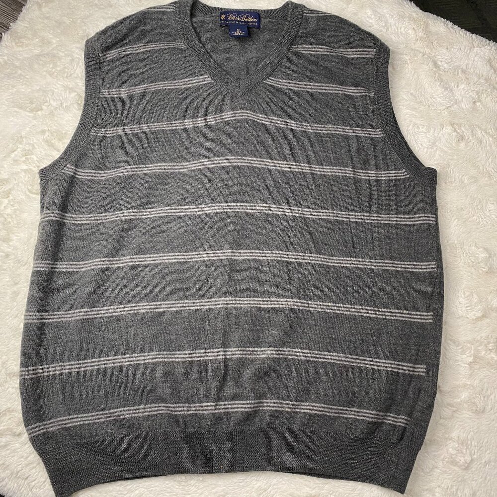 Brooks Brothers Italian Merino Wool V-Neck Sweater Vest Men's M
